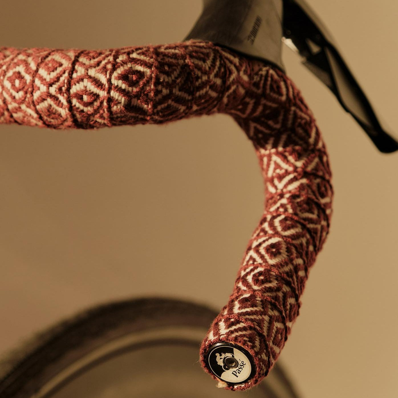 woven bartape diamond burgundy